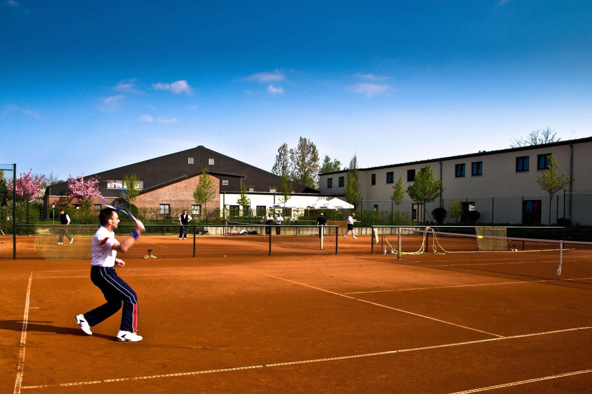 Lavital Sport- & Wellness Hotel Wesendorf Exterior photo
